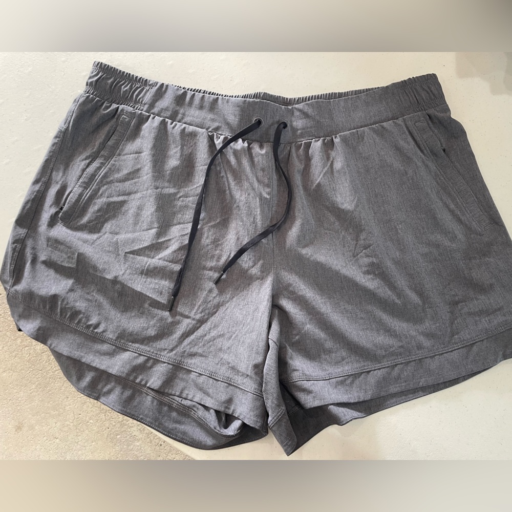 CALIA by Carrie Underwood Gray Athletic Shorts with Elastic Waistband